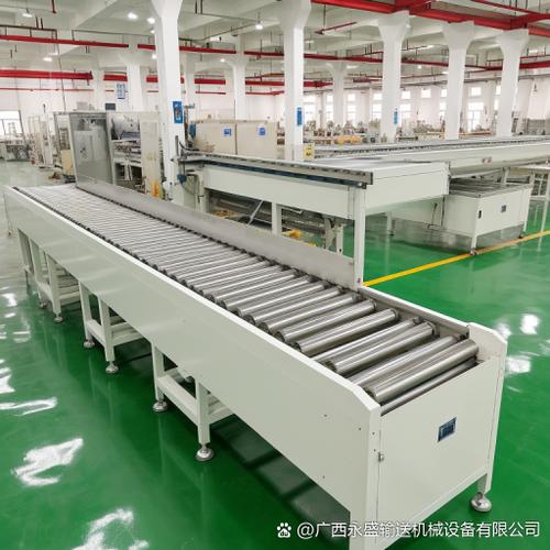 為什么工廠都喜歡選滾筒輸送線 輸送設(shè)備滾筒輸送線乃工廠寵兒,其因有